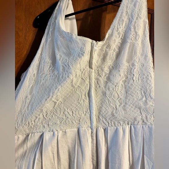 White Dress - Picture 6 of 6